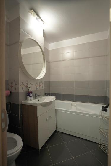 Apartament cu 3 camere decomandat în Drumul Taberei