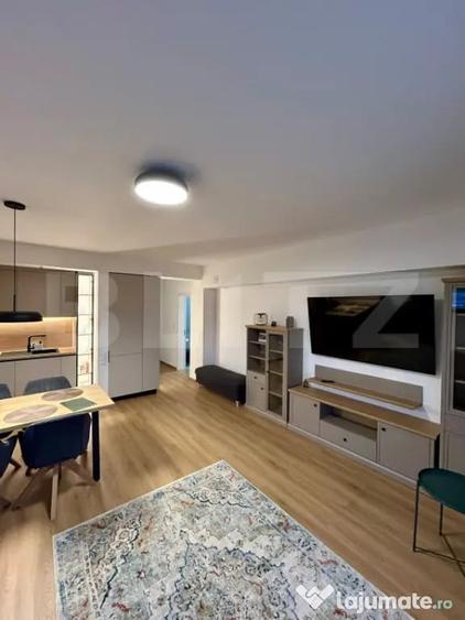Apartament cu 3 camere semidecomandat în Gruia