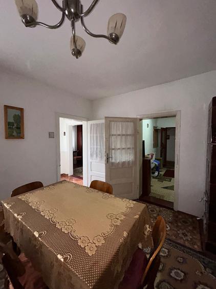 Casă cu 3 camere cu Teren 470 Mp în Central
