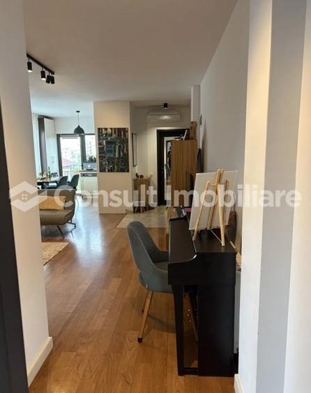 Apartament cu 3 camere semidecomandat, mobilat în Bună Ziua