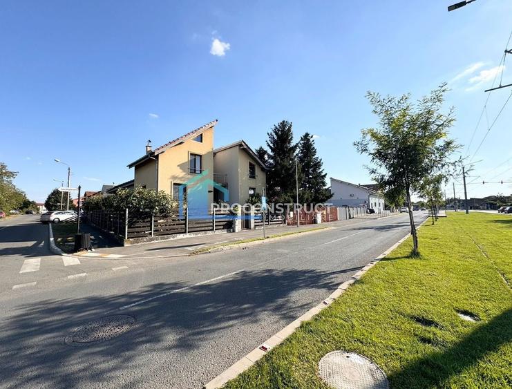 Casă individuală cu 9 camere cu Canalizare în Bogdăneștilor