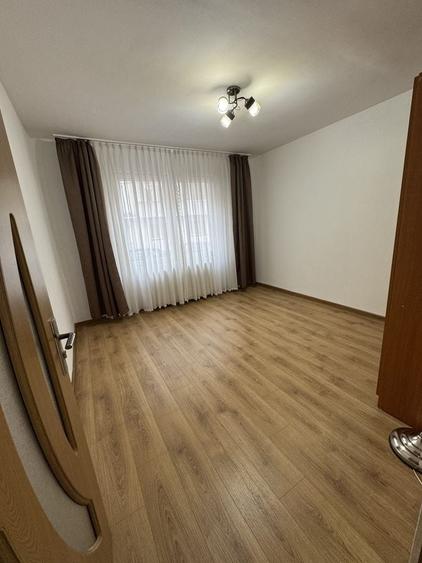 Garsonieră decomandată în Tudor