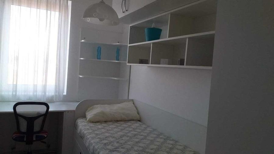 Apartament cu 4 camere decomandat în Central