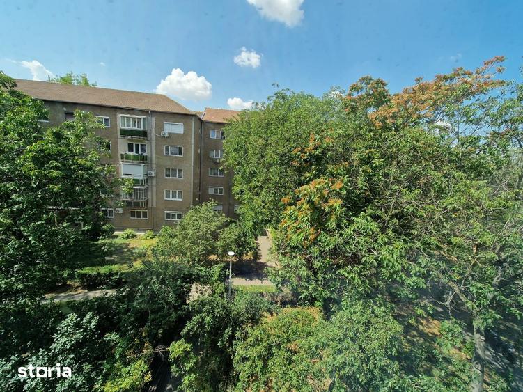 Apartament cu 3 camere decomandat în Rogerius