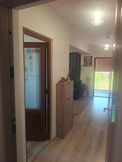 Apartament cu 2 camere semidecomandat în Racova