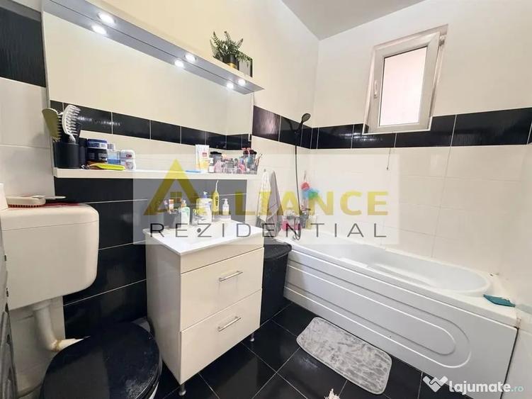 Apartament cu 3 camere decomandat în Berceni