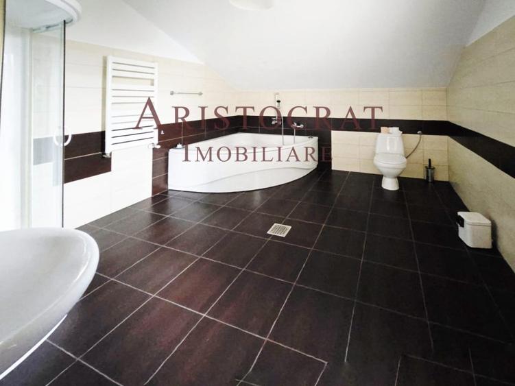 Casă cu 5 camere cu Canalizare în Corbeanca