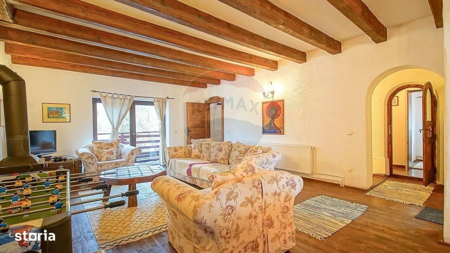 Casă cu 4 camere în Timișu de Sus