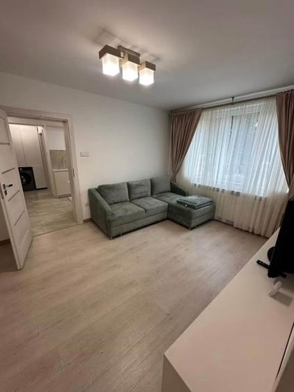 Apartament cu 2 camere semidecomandat, mobilat în Horea