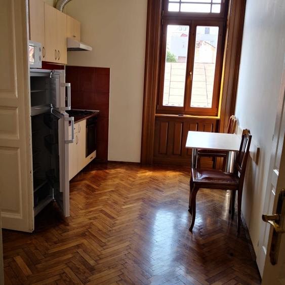 Apartament cu 2 camere decomandat în Ultracentral