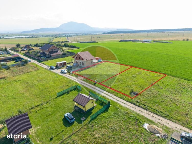 Teren de 1100 mp, în Județean