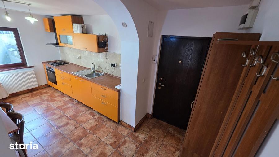 Apartament cu 4 camere în Est