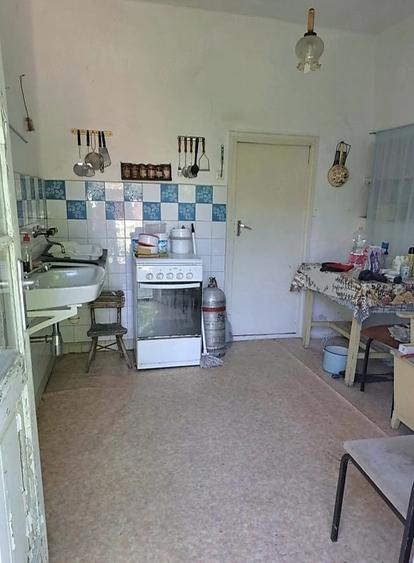 Casă cu 3 camere cu Teren 1650 Mp în Central
