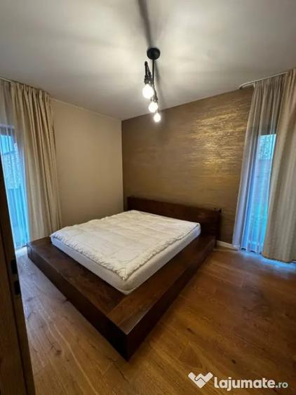 Apartament cu 3 camere decomandat în Gruia