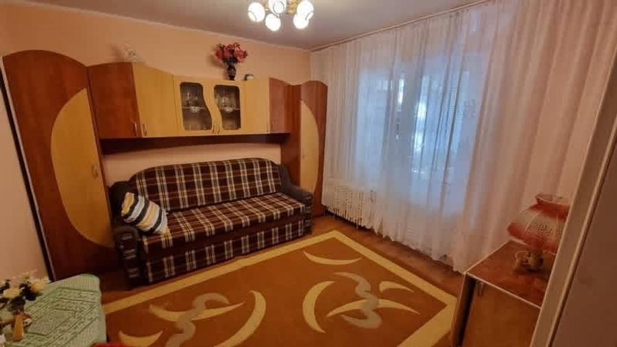 Apartament cu 3 camere decomandat în Decebal