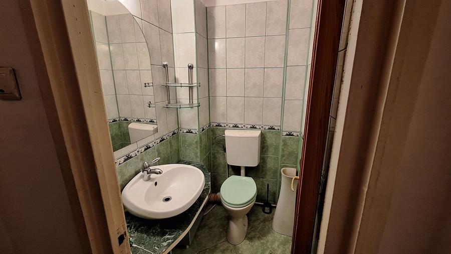 Apartament cu 4 camere semidecomandat în Central