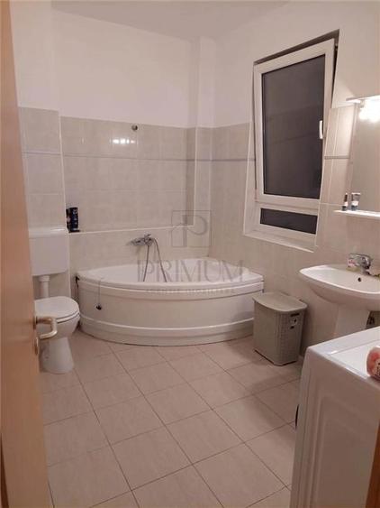 Apartament cu 3 camere decomandat, mobilat în Torontalului
