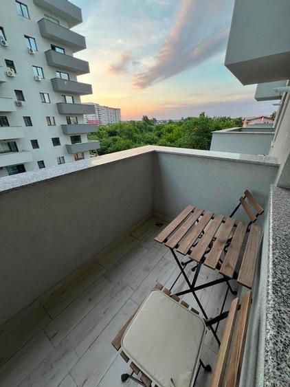 Apartament cu 2 camere decomandat în Uverturii