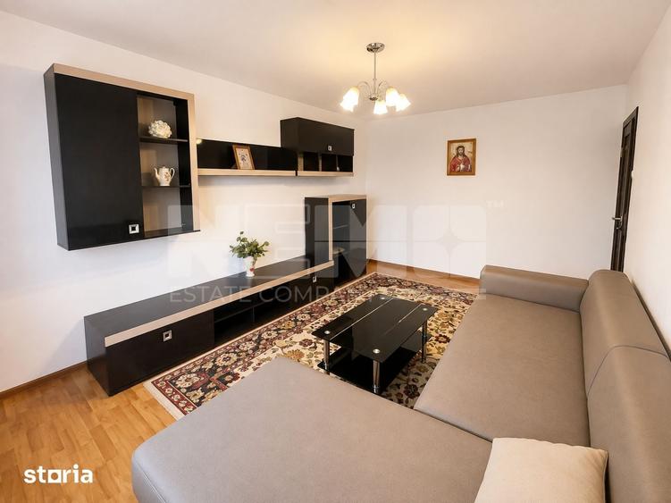 Apartament cu 3 camere semidecomandat în Central
