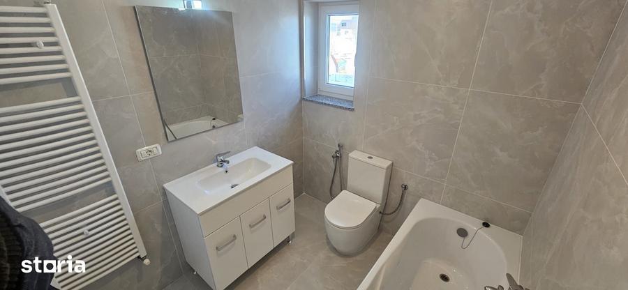 Casă cu 4 camere cu Teren 275 Mp în Ipotești