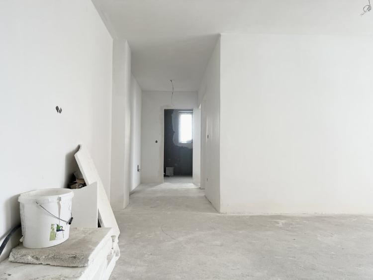 Apartament cu 3 camere decomandat în Torontalului