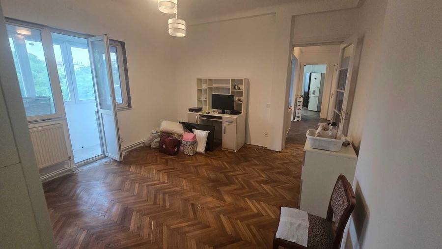 Apartament cu 3 camere decomandat, mobilat în Unirii