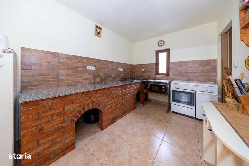 Casă cu 6 camere cu Teren 200 Mp în Sântimbru