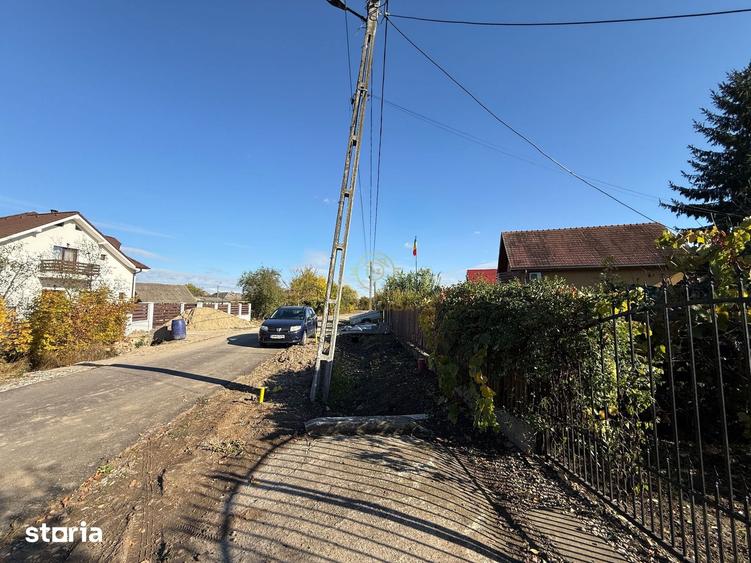 Casă cu 4 camere cu Teren 4431 Mp în Păulești