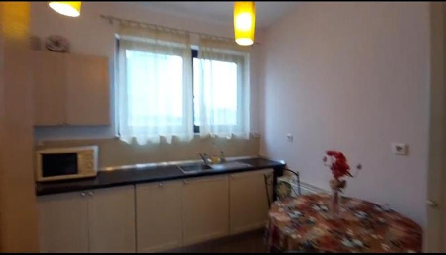 Apartament cu 3 camere decomandat, mobilat în Aviatorilor