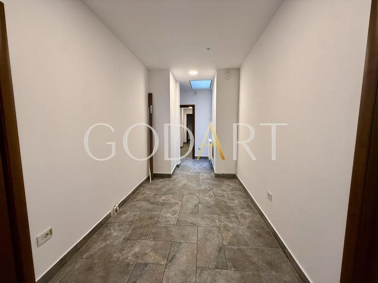 Apartament cu 5 camere decomandat în Dorobanți