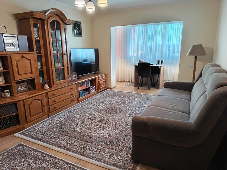 Apartament cu 2 camere decomandat în Sud