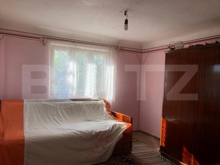 Casă individuală cu 4 camere cu Garaj în Lazuri