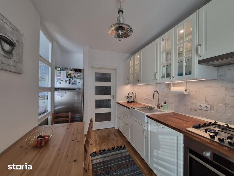 Apartament cu 4 camere decomandat în Central