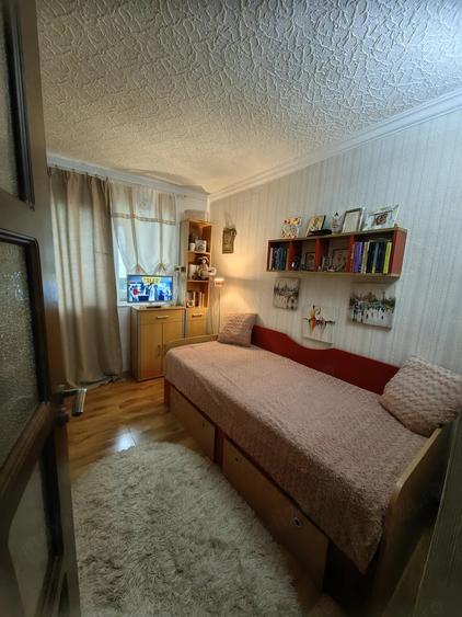 Apartament cu 4 camere decomandat în Central