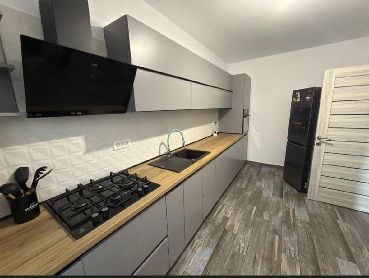 Casă cu 5 camere cu Teren 250 Mp în Berceni