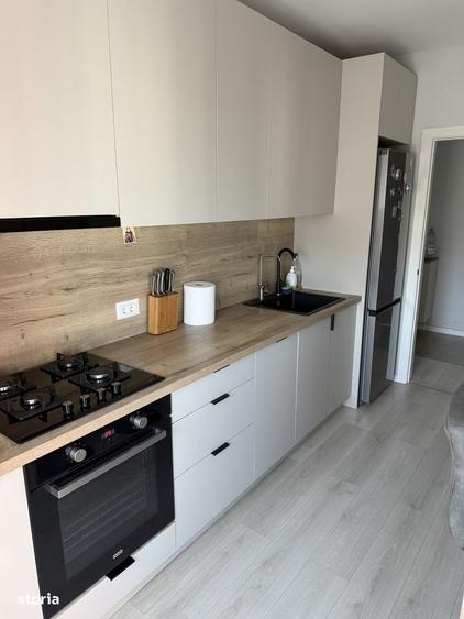 Apartament cu 3 camere decomandat în Drumul Taberei