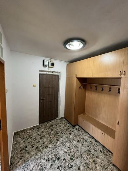 Apartament cu 2 camere semidecomandat în Mihai Bravu