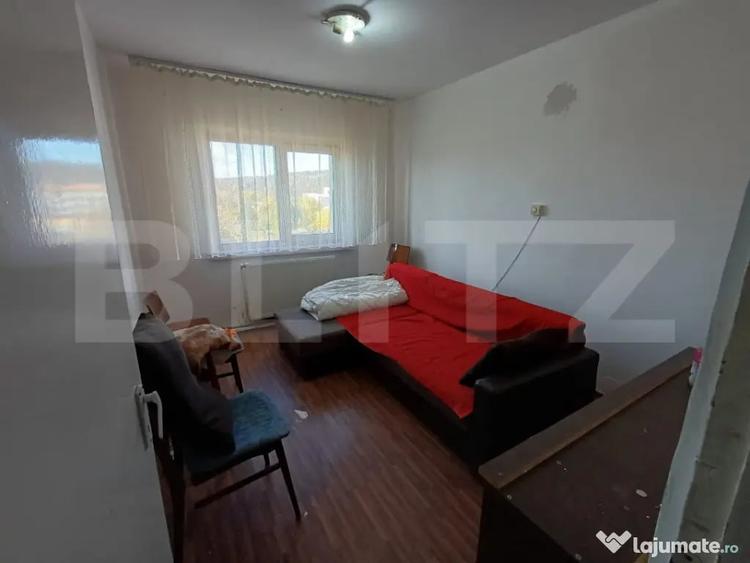 Apartament cu 3 camere decomandat în Debarcader