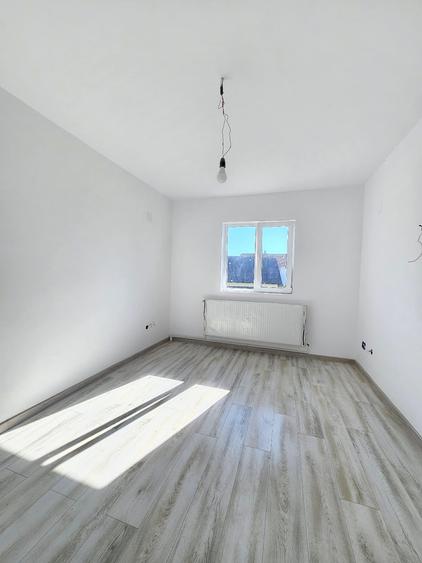 Duplex cu 3 camere cu Canalizare în Exterior Sud