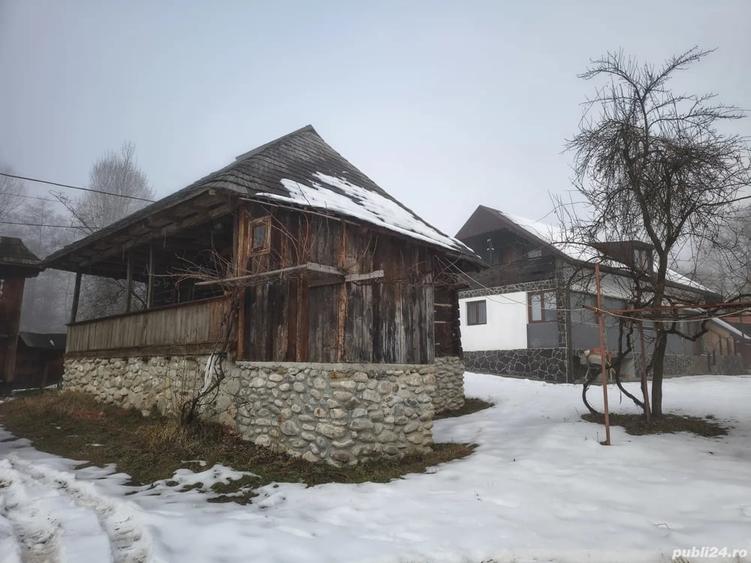 Casă cu 6 camere cu Teren 3035 Mp în Polovragi