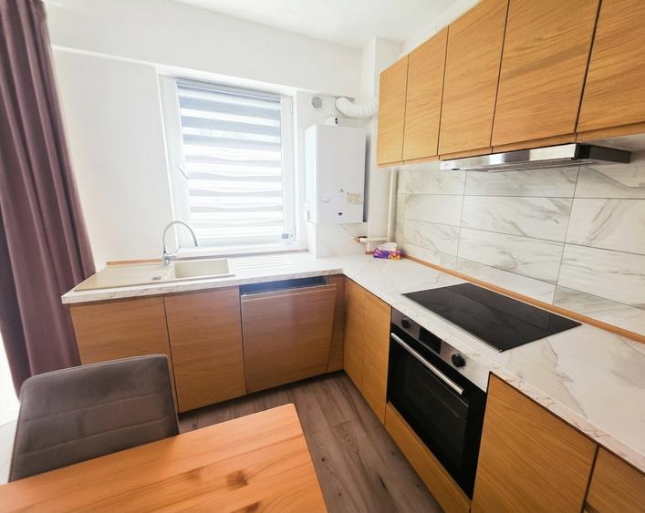Apartament cu 2 camere semidecomandat în Tractorul