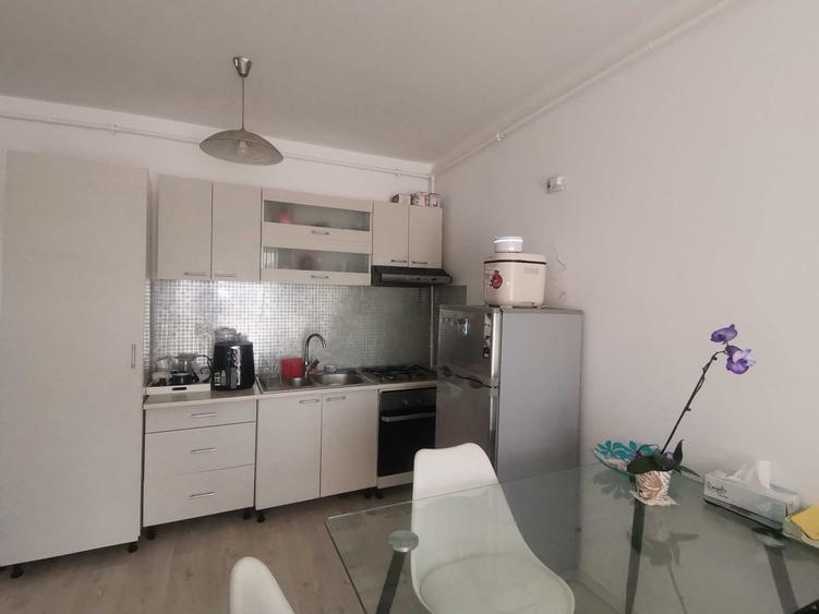 Apartament cu 2 camere semidecomandat în Iris