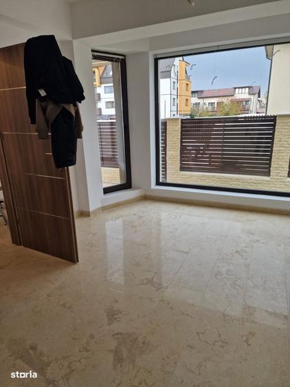 Casă cu 4 camere cu Teren 303 Mp în Prelungirea Ghencea