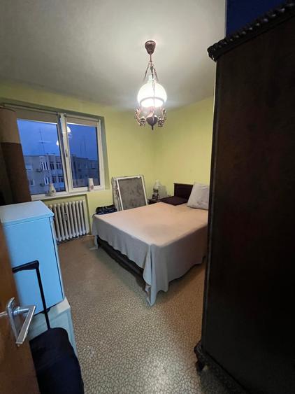 Apartament cu 3 camere decomandat în Tineretului