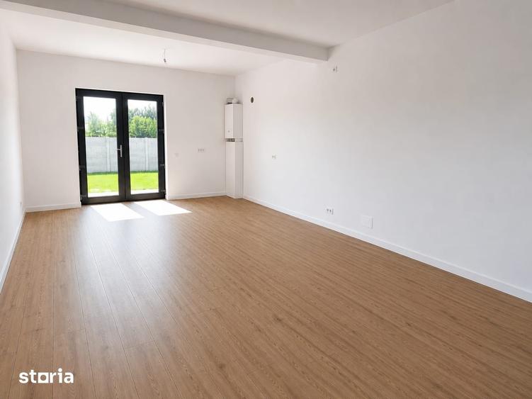 Casă cu 4 camere cu Teren 420 Mp în Domnești