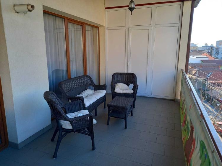 Apartament cu 2 camere decomandat în Exterior Vest