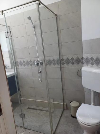 Garsonieră decomandată în Romană