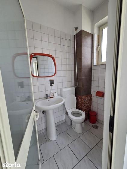 Casă cu 10 camere cu Teren 1293 Mp în Craiovei