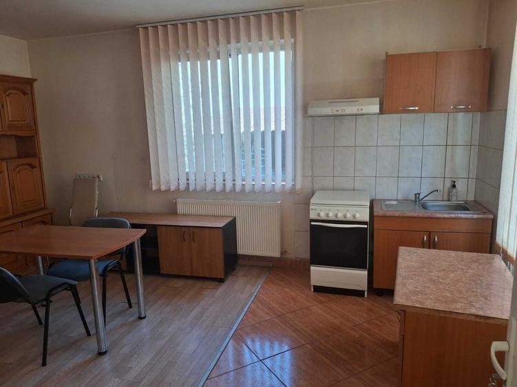 Apartament cu 2 camere semidecomandat în Cantemir