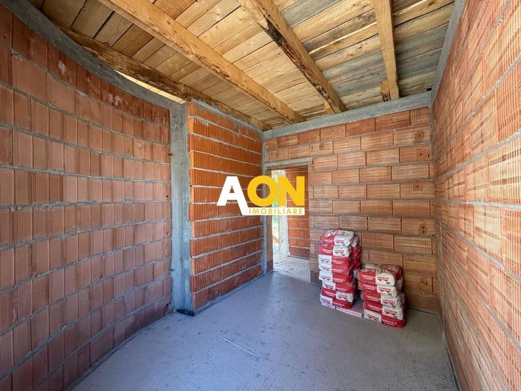 Casă individuală cu 4 camere cu Canalizare în Central